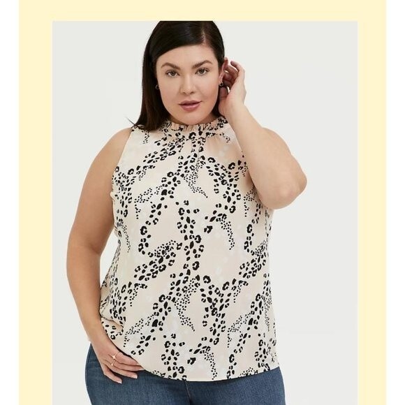 NWT Torrid 0 Large Leopard Pink Unlined Georgette Mock Neck Tank - Picture 1 of 10